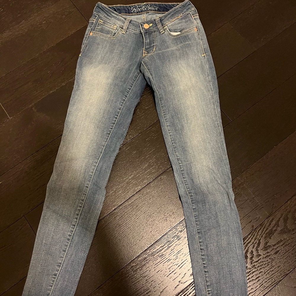 Low rise stretchy jeans